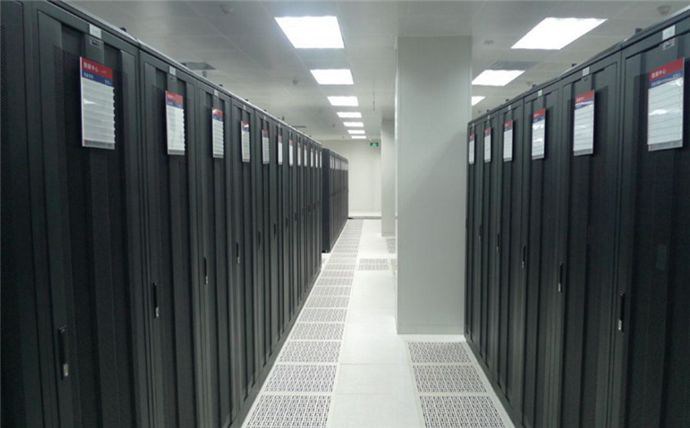 公司控股股东新加坡科瑞技术、持股5%以上股东华苗投资、鹰诺投资