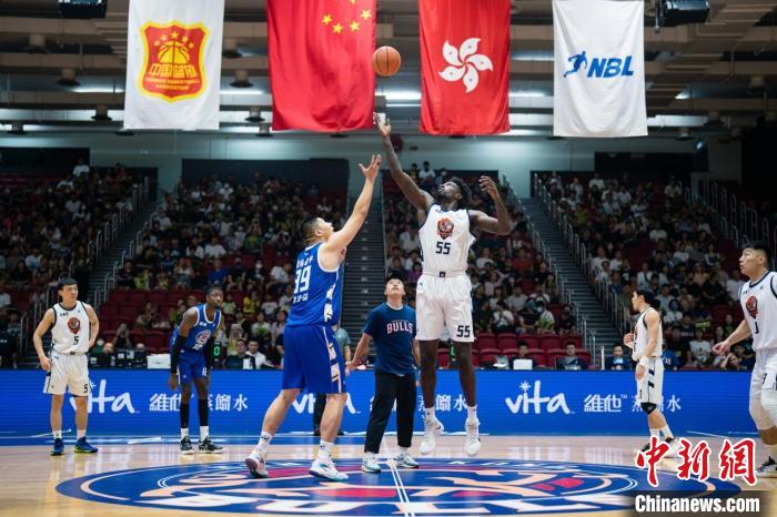 在港进行的NBL常规赛，香港金牛队主场以100比9