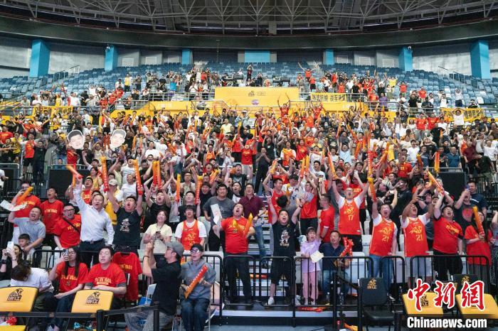 浙江广厦首座CBA冠军奖杯折射：本土球员崛起与