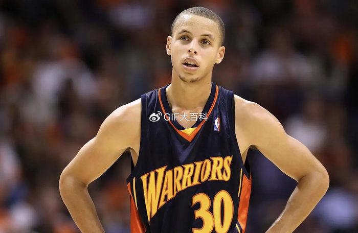 从伤病到传奇：库里如何用坚韧改写篮球历史