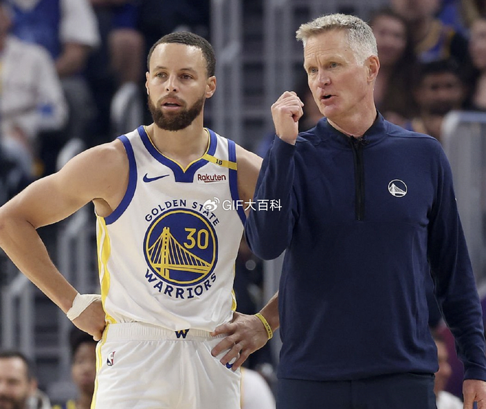 从伤病到传奇：库里如何用坚韧改写篮球历史