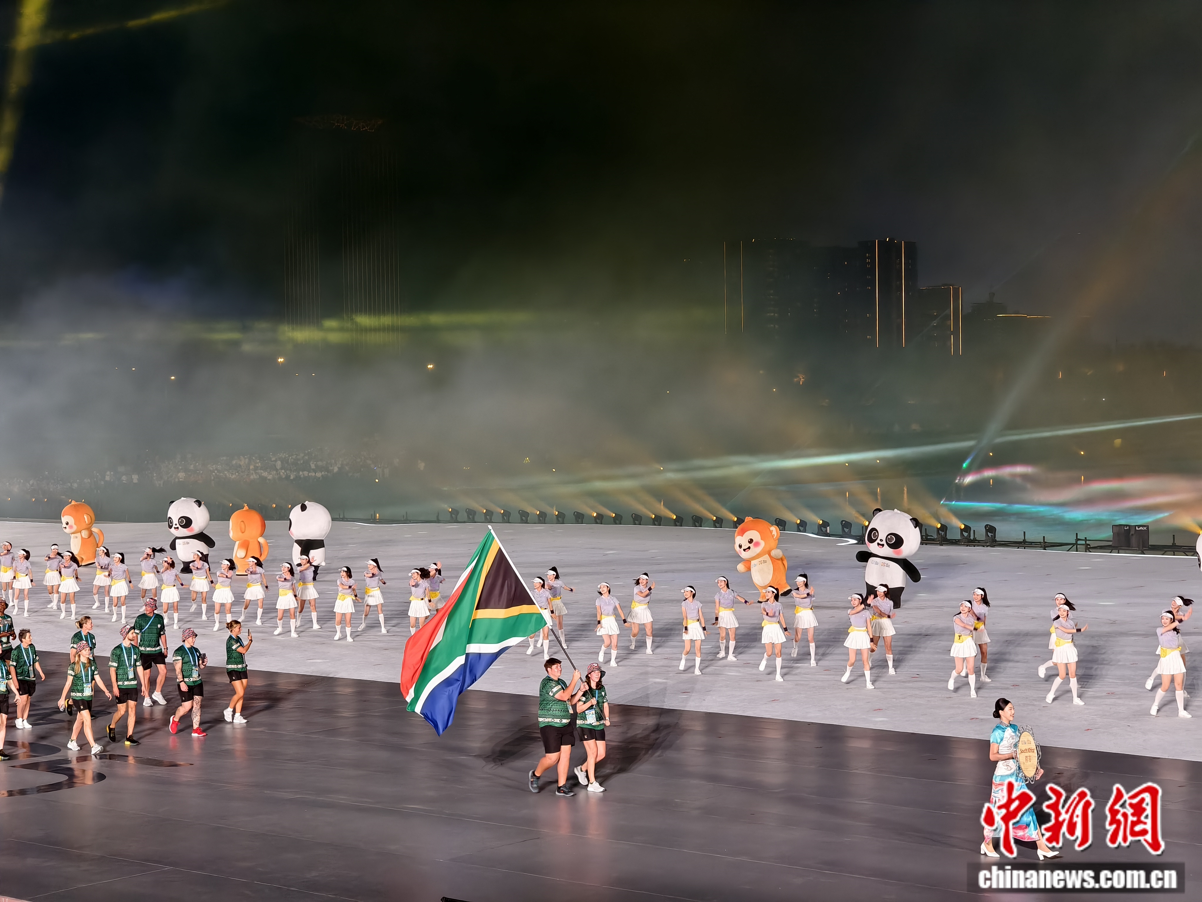 成都世运会吉祥物“蜀宝”“锦仔”亮相，融合