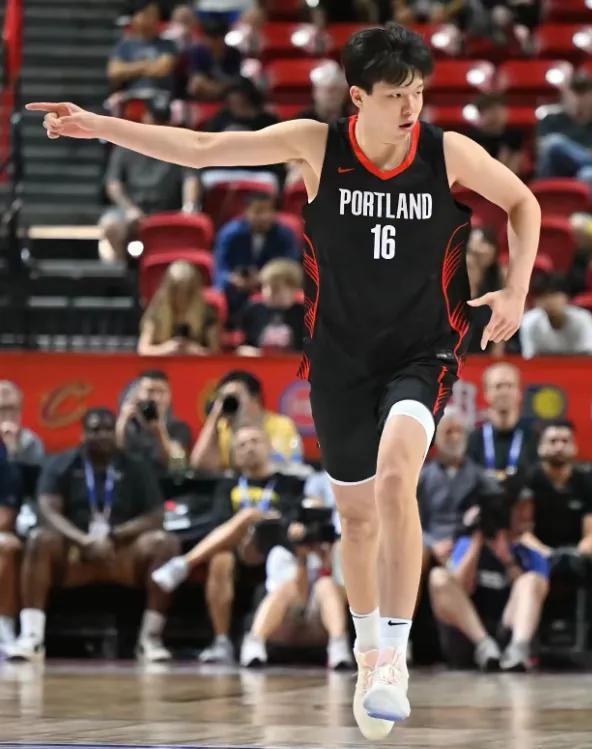 杨瀚森G联盟砍31分创生涯新高 暴力输出引发关注