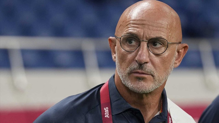 从至暗时刻到世界之王：西班牙队三年蜕变之路