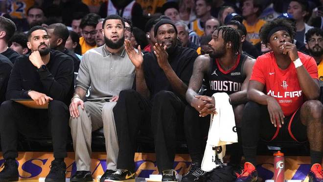 杜兰特赛前训练伤退 灁球首战告负湖人迎开门红