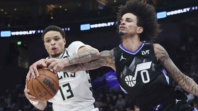 雄鹿主帅直指球队战术混乱 赛季惨败爵士暴露多