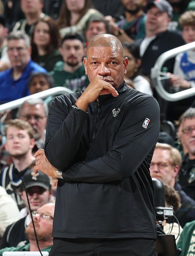 雄鹿主帅直指球队战术混乱 赛季惨败爵士暴露多